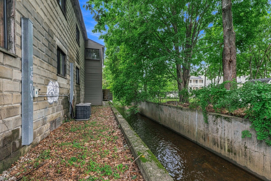 More Photos Of 103 Roxbury St, Keene Office For Sale