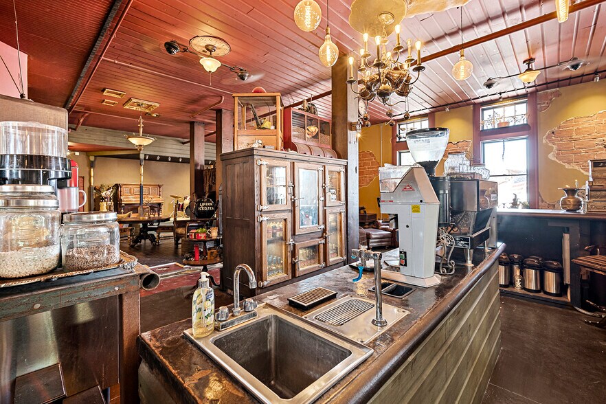 More Photos Of 103 S 6th St, Brownfield Restaurant For Sale