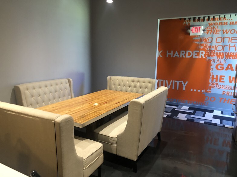 More Photos Of 3330 W Cypress St, Tampa Office For Sale