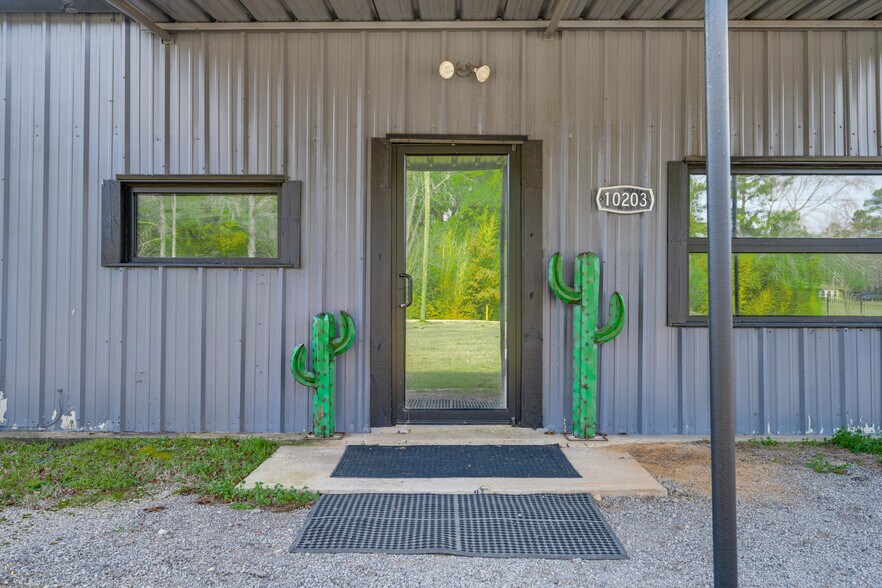 More Photos Of 10203-10263 County Road 135, Flint Service For Lease