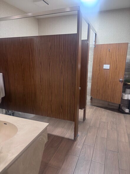 More Photos Of 4735-4739 Spottswood Ave, Memphis Medical For Sale