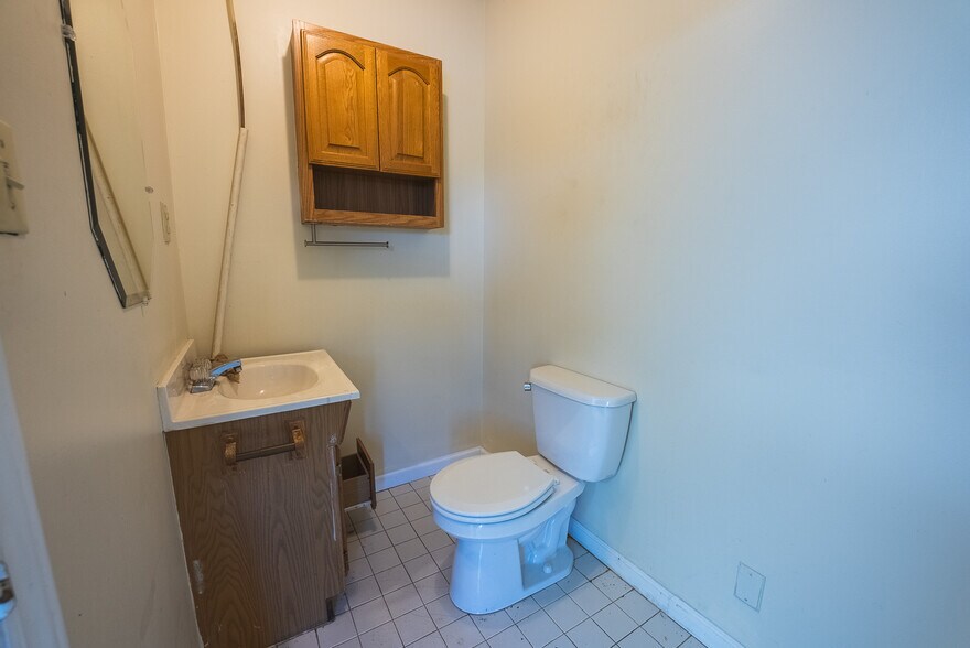 More Photos Of 690 N Franklin St, Christiansburg Office For Sale