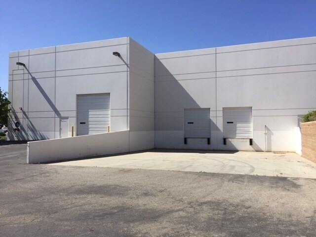 More Photos Of 28016 Industry Dr, Valencia Warehouse For Lease