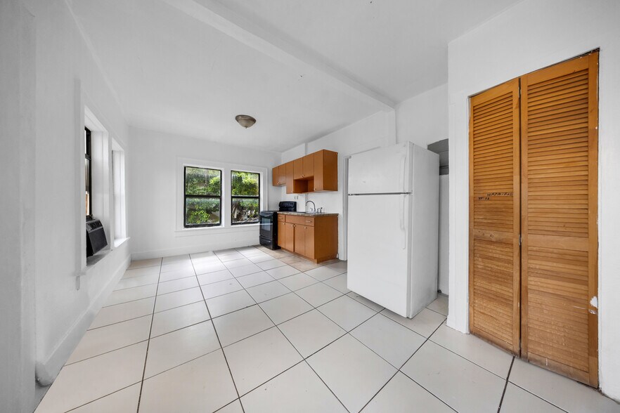More Photos Of 1035 NW 4th St, Miami Apartments For Sale