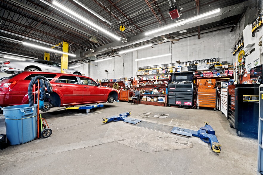 More Photos Of 72 Terry St, Patchogue Auto Repair For Sale