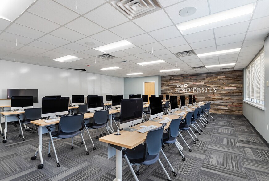 More Photos Of 808 E Utah Valley Dr, American Fork Office For Lease