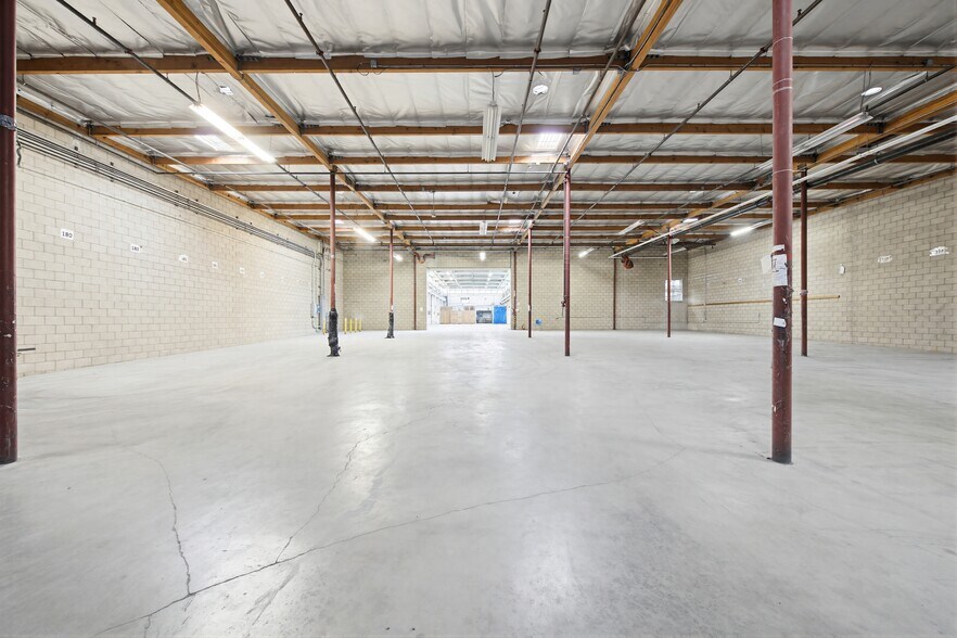 More Photos Of 15001 S Figueroa St, Gardena Distribution For Lease