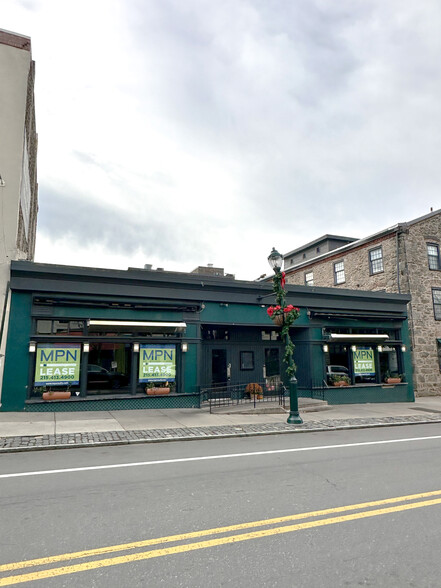 Primary Photo Of 4266 Main St, Philadelphia Restaurant For Lease