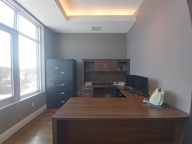 More Photos Of 300 Terry Fox Dr, Ottawa Office For Sale