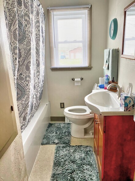 More Photos Of 5414 Homegardner Rd, Castalia Apartments For Sale