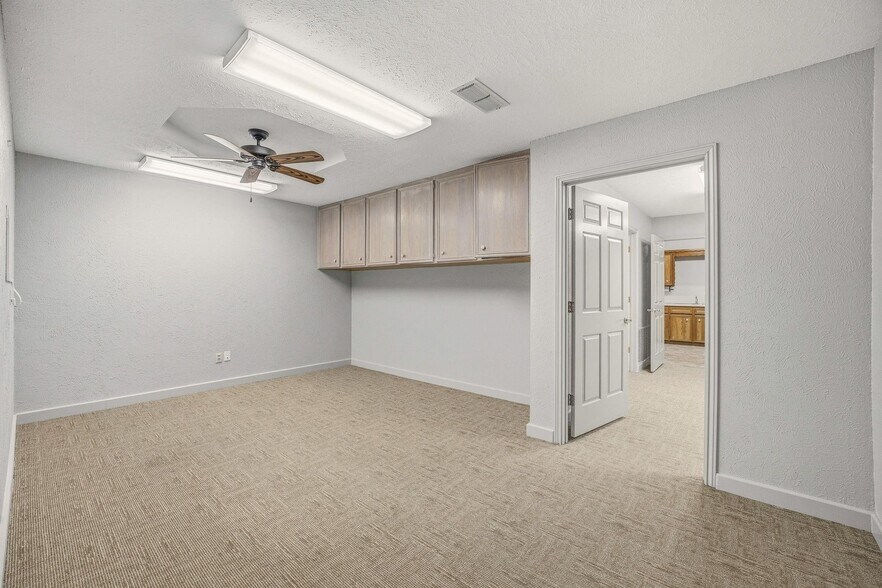 More Photos Of 240 W Green St, Stephenville Office For Sale