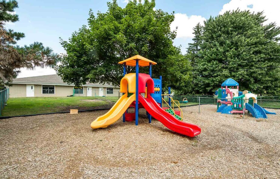 More Photos Of 9125 Highland Rd, White Lake Township Daycare Center For Lease