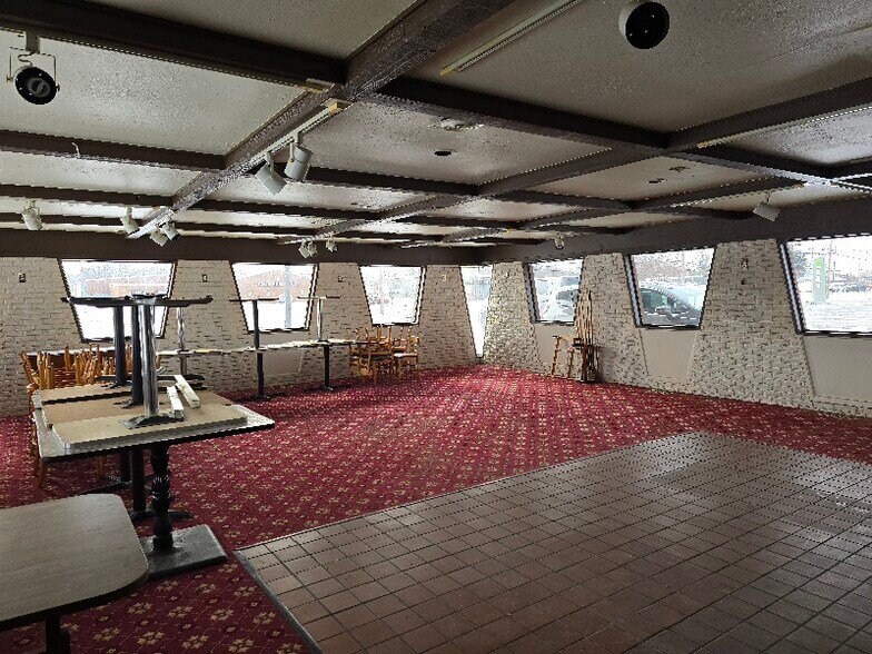 More Photos Of 4510 Liberty Ave, Vermilion Restaurant For Sale