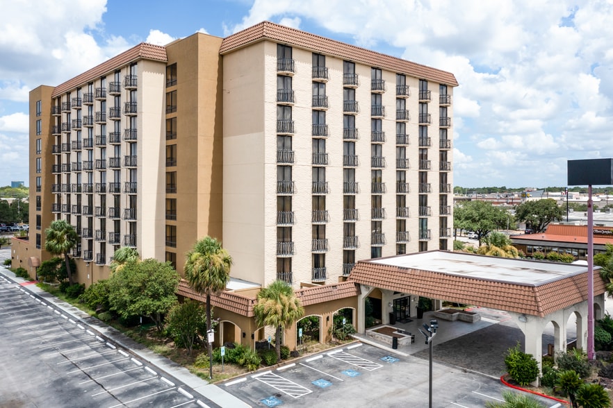 More Photos Of 9090 Southwest Fwy, Houston Hotel For Sale