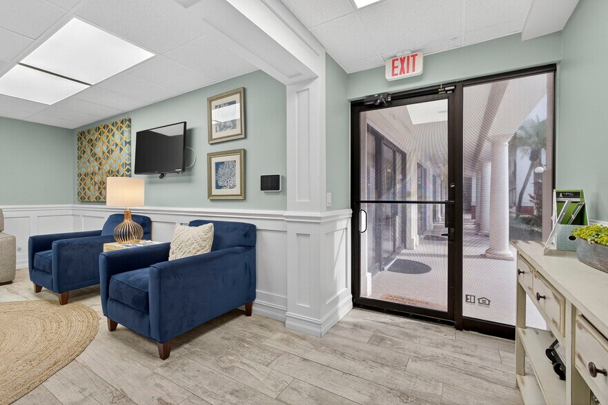 More Photos Of 685 Royal Palm Beach Blvd, Royal Palm Beach Medical For Sale