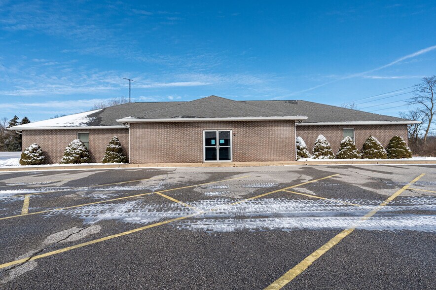 More Photos Of 1366 S Wabash St, Wabash Office For Sale