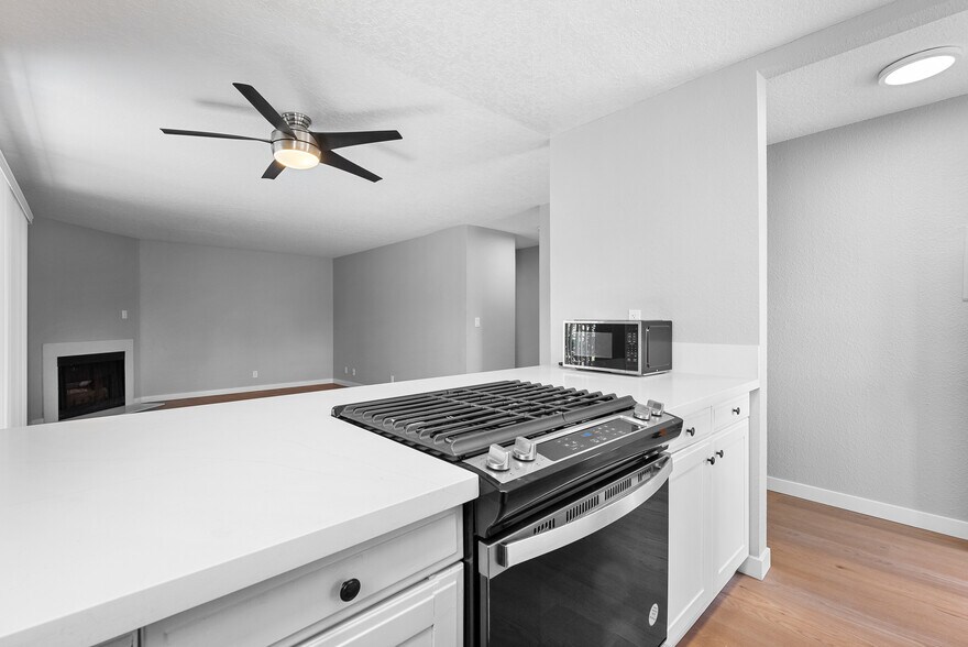 More Photos Of 755 Gaviota Ave, Long Beach Apartments For Sale