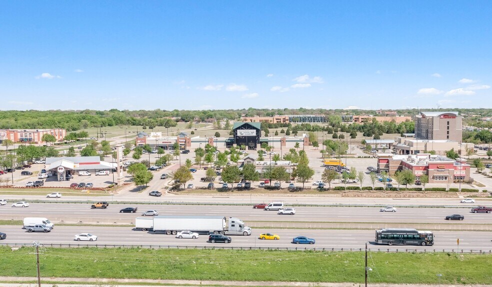 More Photos Of 457 E Interstate 20, Arlington Storefront For Lease