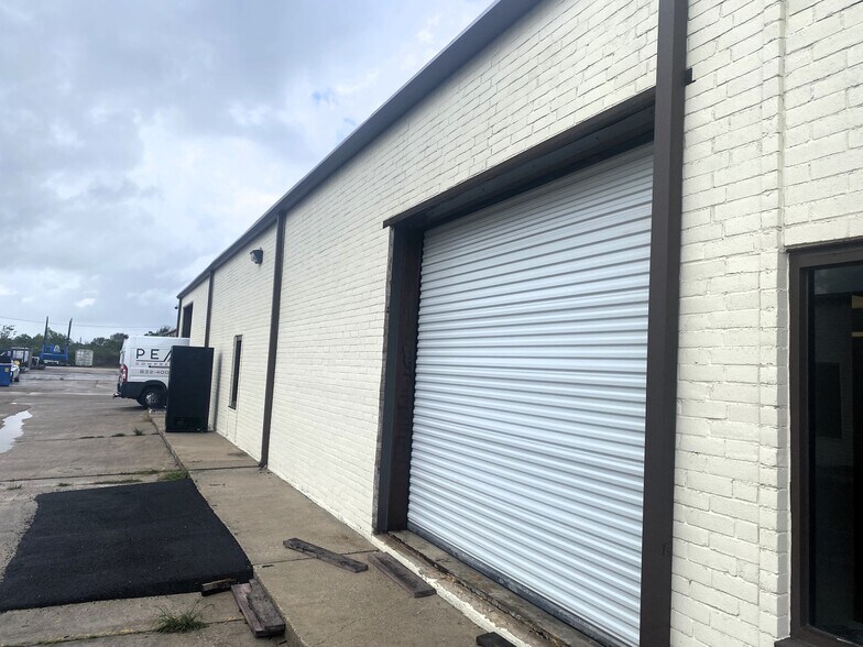 Primary Photo Of 12450 Highway 3, Webster Light Distribution For Lease