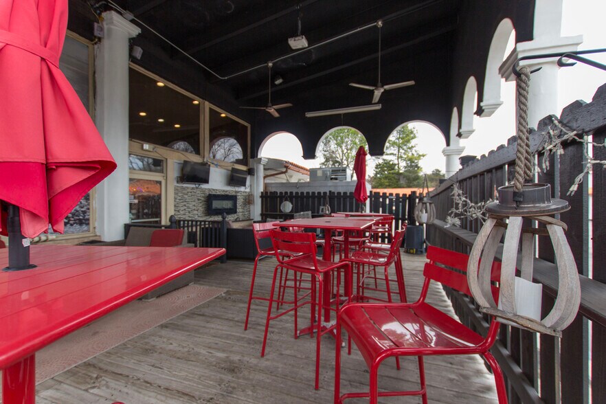 More Photos Of 11505 S Memorial Pky, Huntsville Storefront For Sale