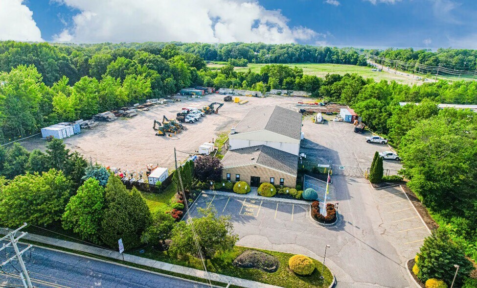 Primary Photo Of 450 County Rd, Cliffwood Warehouse For Lease
