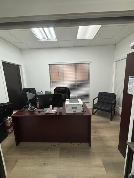 More Photos Of 8105 NW 155th St, Miami Lakes Office For Sale