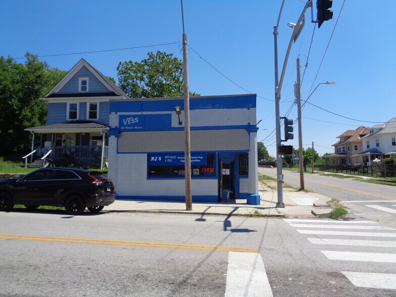 More Photos Of 3445 Woodland Ave, Kansas City General Retail For Sale
