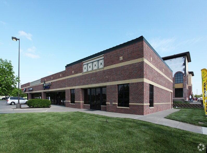 More Photos Of 12060-12080 Blue Valley Pky, Overland Park Storefront Retail Office For Lease