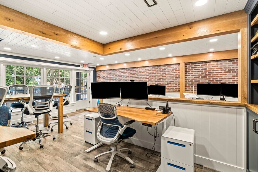 More Photos Of 1 Merrimac St, Newburyport Apartments For Lease