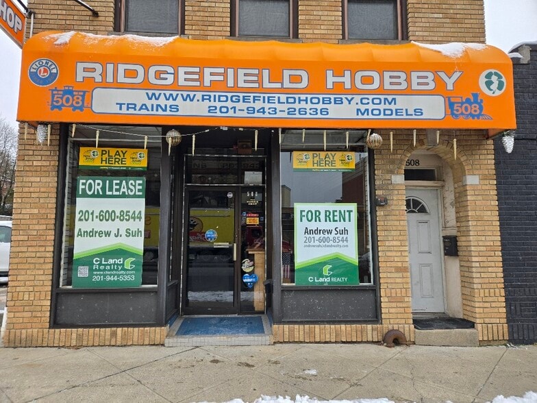 More Photos Of 508 Broad Ave, Ridgefield Storefront Retail Residential For Lease