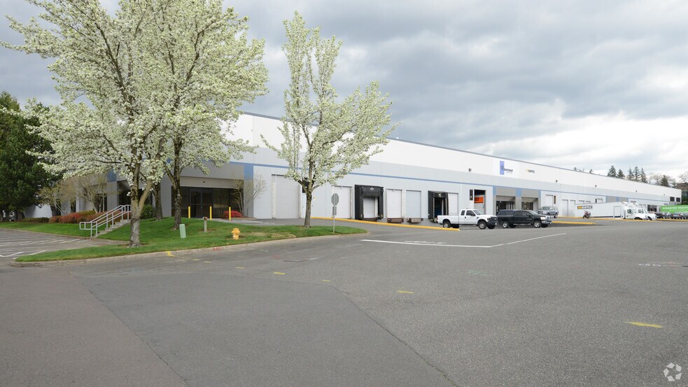 More Photos Of 6713 SW Bonita Rd, Tigard Warehouse For Lease