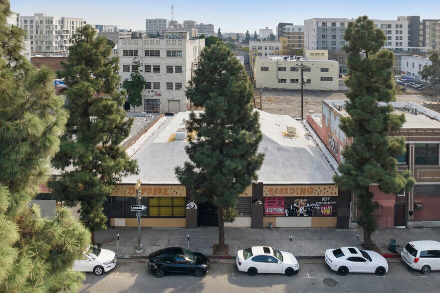 More Photos Of 1326 S Grand Ave, Los Angeles Warehouse For Sale