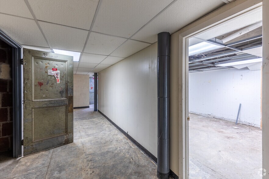 More Photos Of 153 Central Ave, Albany Storefront Retail Office For Lease