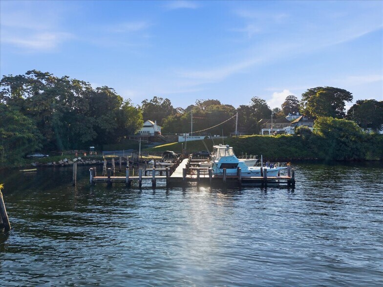 More Photos Of 53 Thames St, Groton Marina For Sale