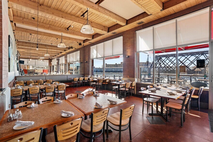 More Photos Of 509-643 E Erie St, Milwaukee Apartments For Sale