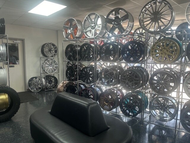 More Photos Of 224 N Frazier St, Conroe Auto Repair For Sale