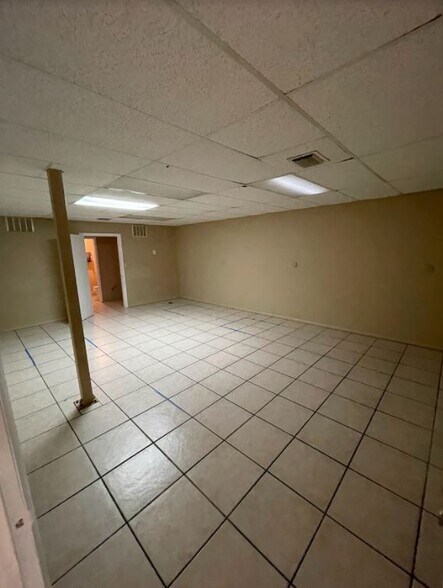 More Photos Of 25 E 4th St, Hialeah Office For Lease
