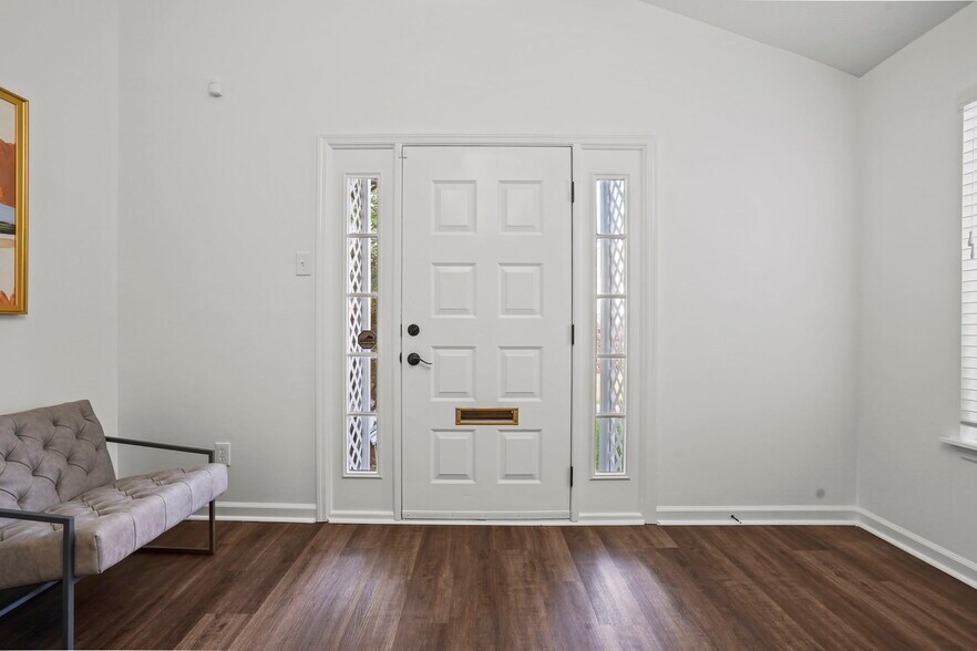 More Photos Of 3131 Custer Dr, Lexington Loft Creative Space For Sale