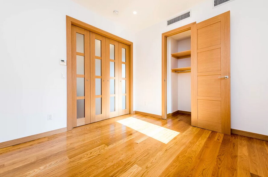 More Photos Of 94 Greenpoint Ave, Brooklyn Apartments For Sale