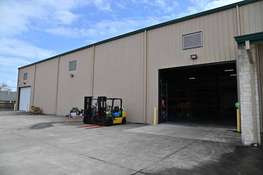 More Photos Of 18050 Kieth Harrow Blvd, Houston Warehouse For Lease