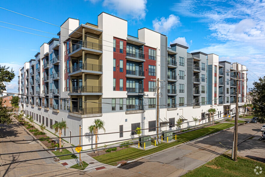 More Photos Of 3100 Lake Villa Dr, Metairie Apartments For Lease