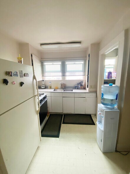 More Photos Of 4631 Carpinteria Ave, Carpinteria Restaurant For Sale