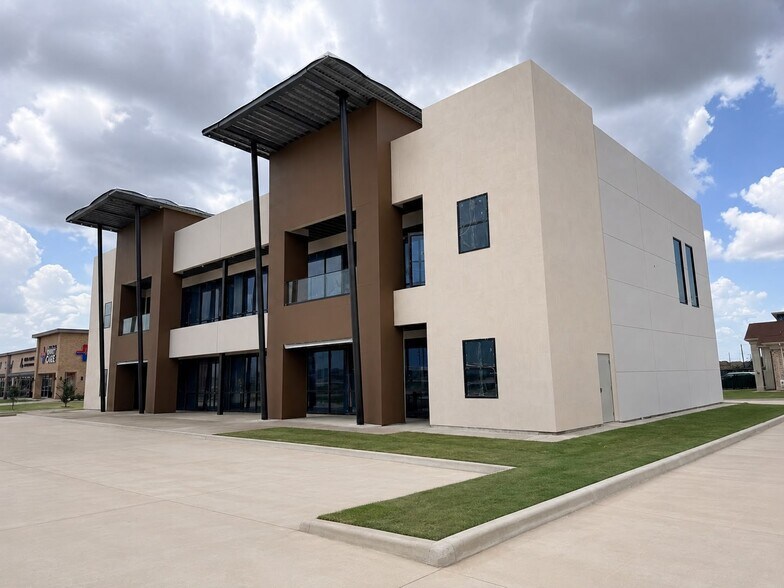 More Photos Of 3223 W Grand Pky N, Katy General Retail For Lease