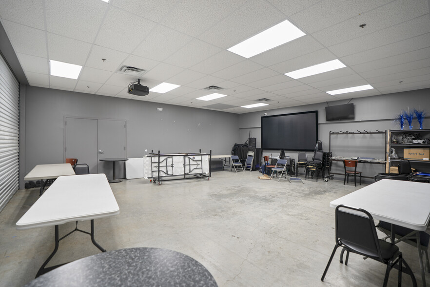 More Photos Of 13027 TX-105 E, Cut And Shoot Sports And Entertainment For Sale