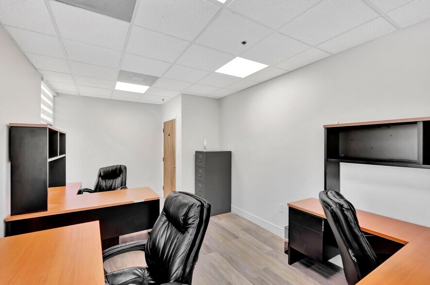 More Photos Of 12550 Biscayne Blvd, North Miami Medical For Lease