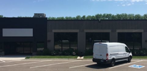 More Photos Of 2800-2892 N Vicksburg Ln, Plymouth Light Manufacturing For Lease
