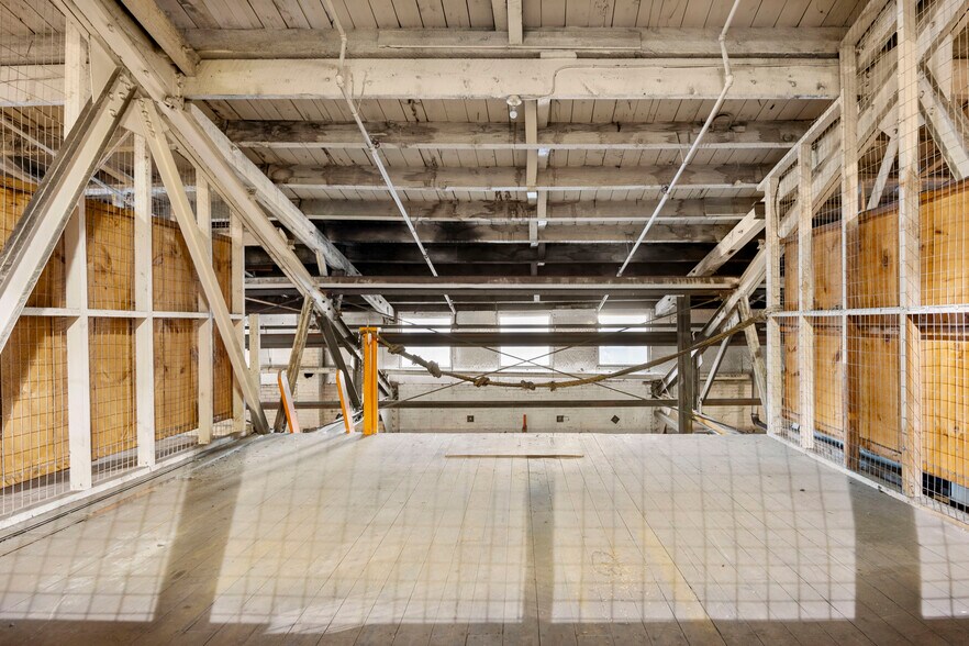 More Photos Of 403-409 N Pearl St, Albany Warehouse For Sale