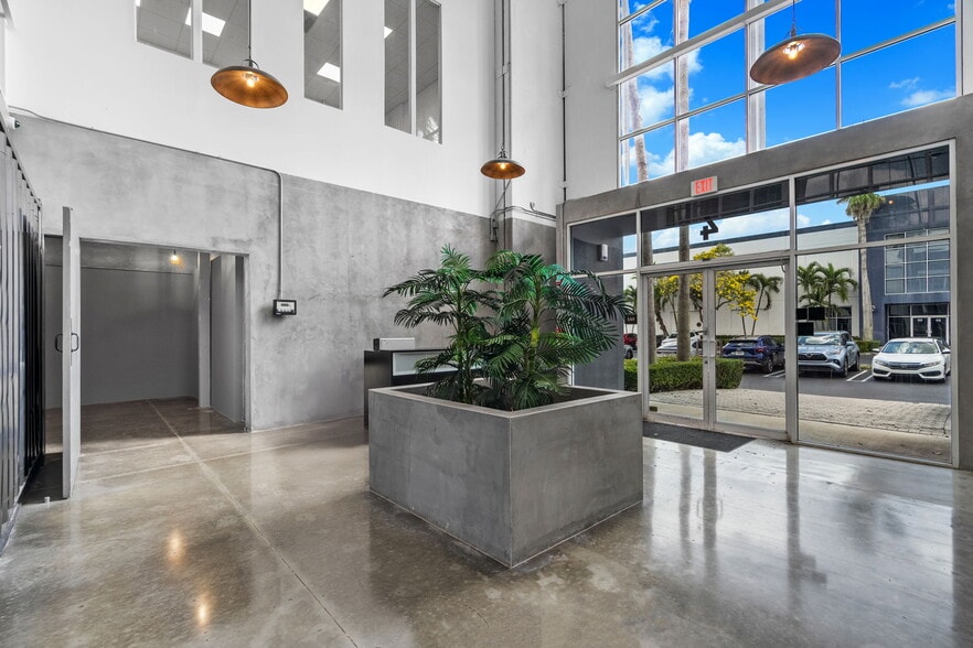 More Photos Of 7620 NW 25th St, Miami Distribution For Sale