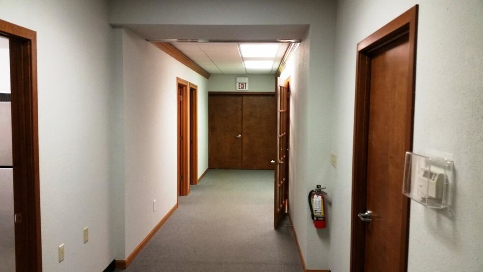 More Photos Of 1833 Executive Dr, Oconomowoc Industrial For Lease