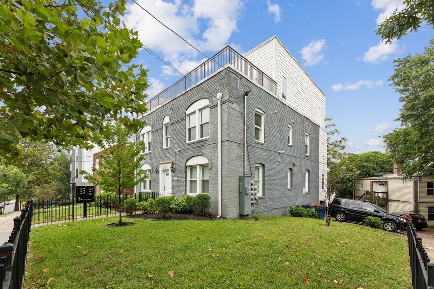 More Photos Of 2822 28th St SE, Washington Apartments For Sale